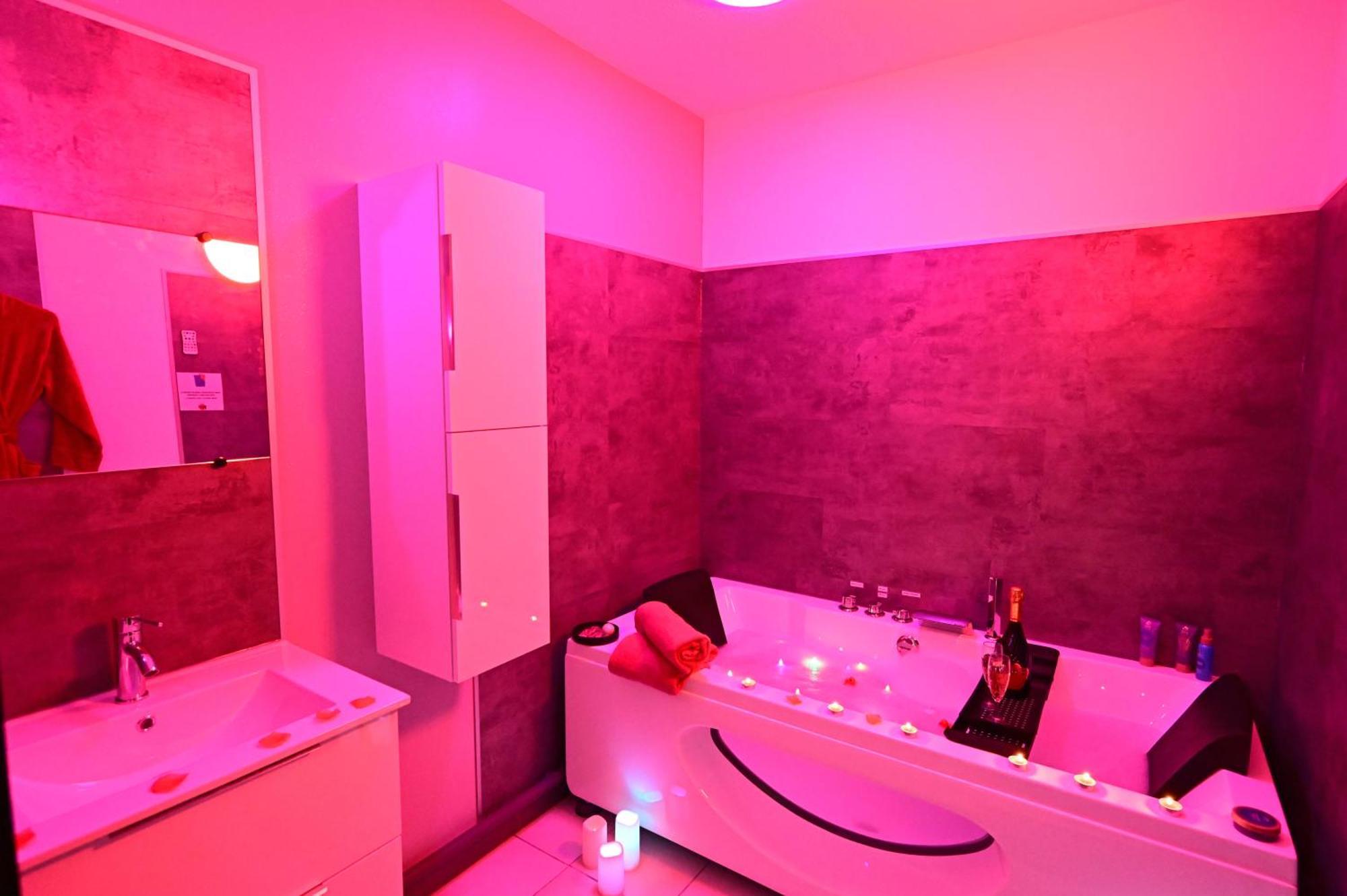 Love Room A Deux Pas De L'Ocean Avec Hammam, Sauna Et Bain A 2 :-) Biscarrosse Exterior foto