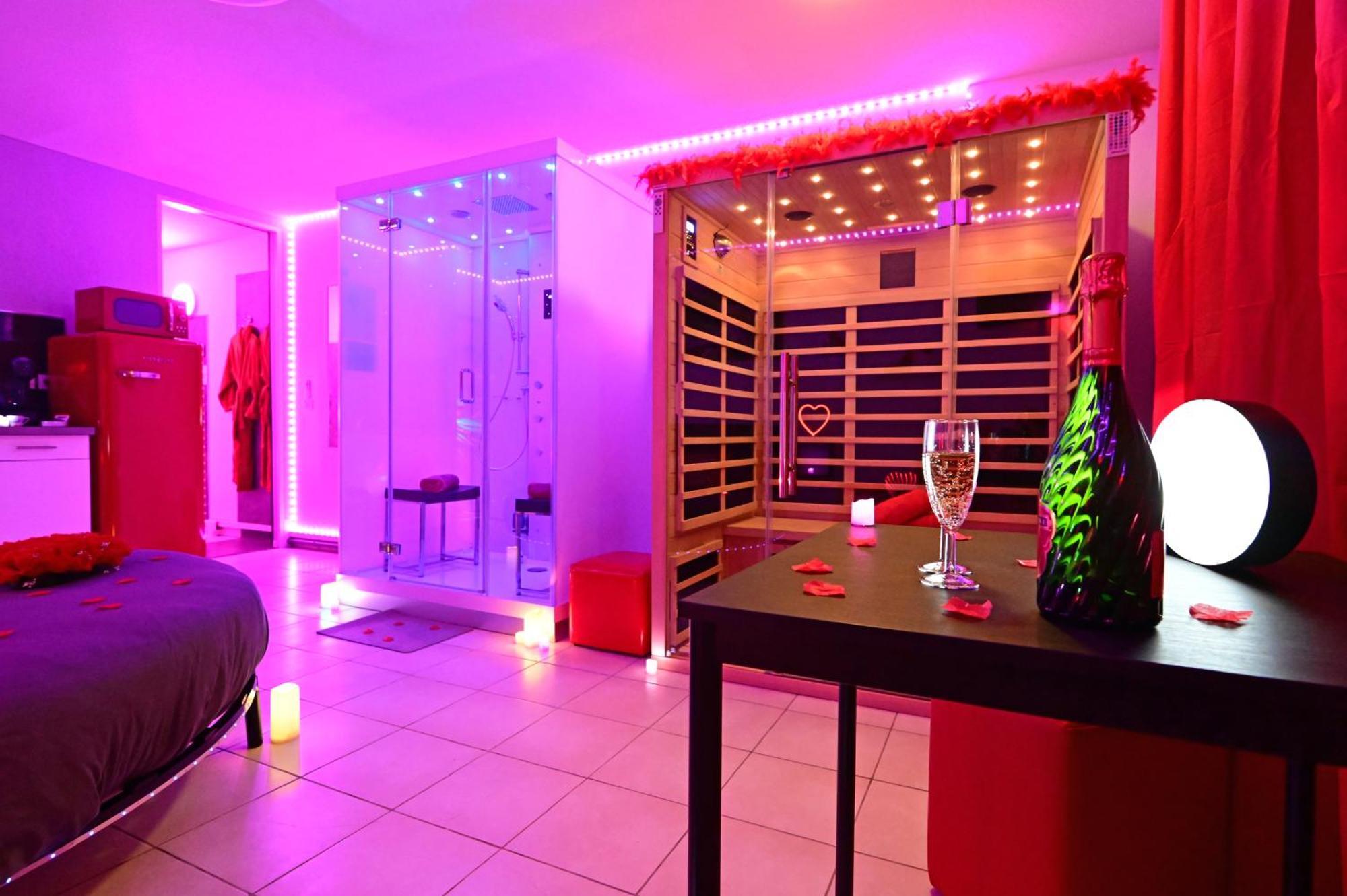 Love Room A Deux Pas De L'Ocean Avec Hammam, Sauna Et Bain A 2 :-) Biscarrosse Exterior foto