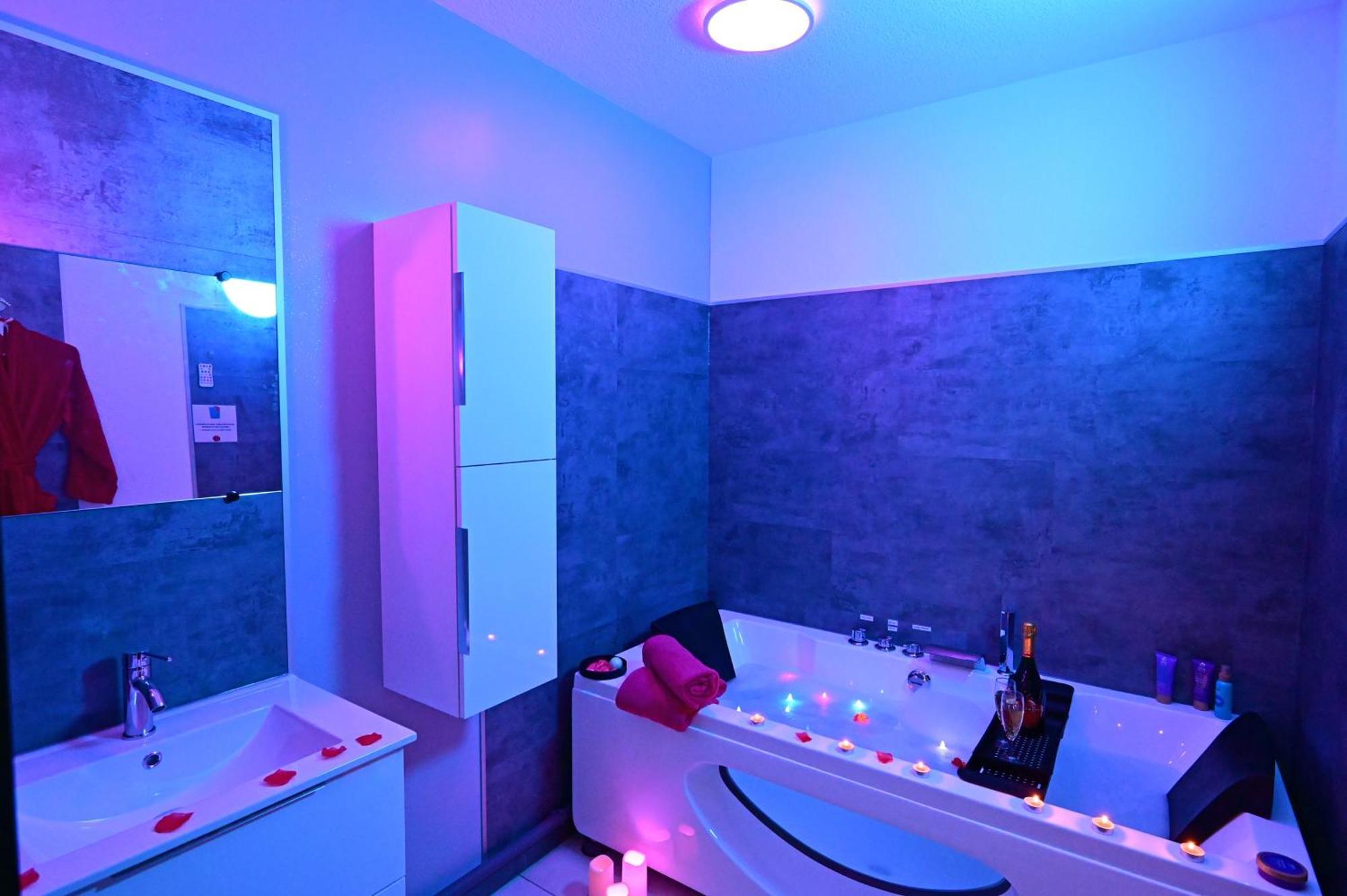 Love Room A Deux Pas De L'Ocean Avec Hammam, Sauna Et Bain A 2 :-) Biscarrosse Exterior foto
