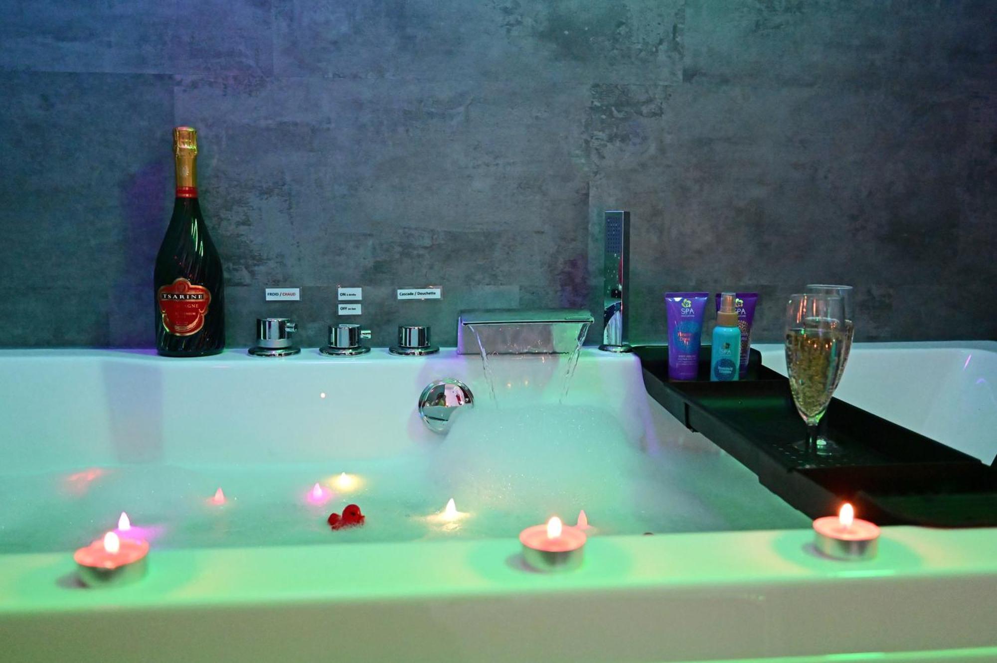 Love Room A Deux Pas De L'Ocean Avec Hammam, Sauna Et Bain A 2 :-) Biscarrosse Exterior foto