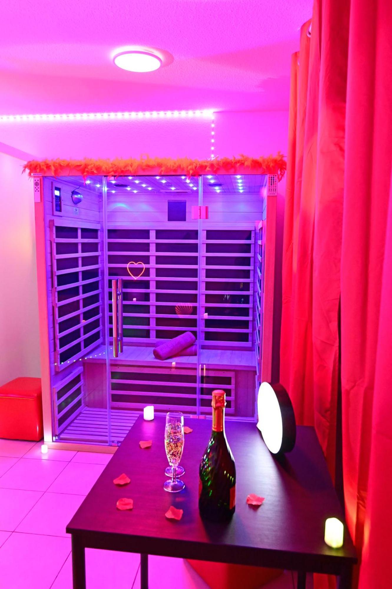 Love Room A Deux Pas De L'Ocean Avec Hammam, Sauna Et Bain A 2 :-) Biscarrosse Exterior foto