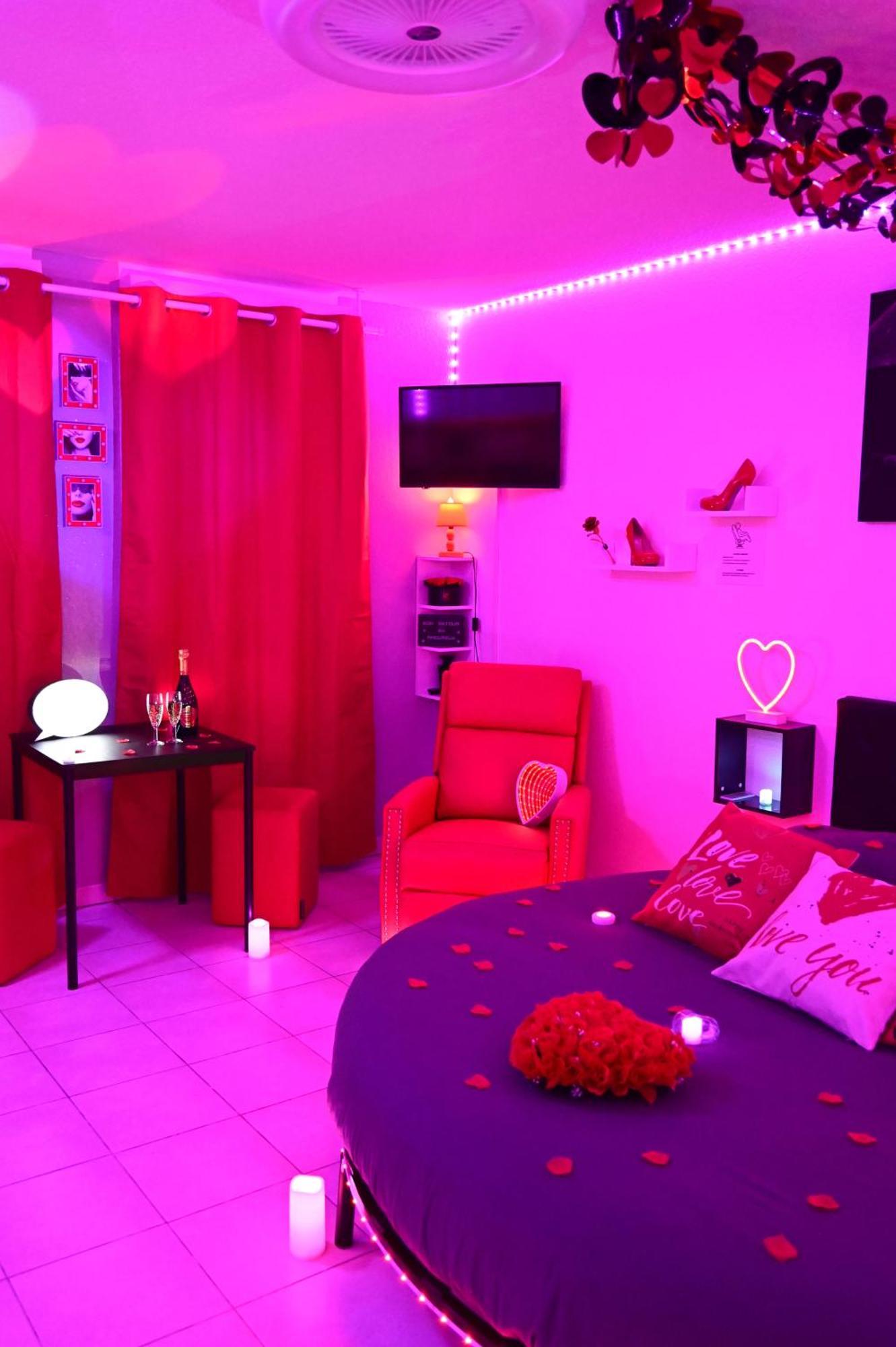 Love Room A Deux Pas De L'Ocean Avec Hammam, Sauna Et Bain A 2 :-) Biscarrosse Exterior foto