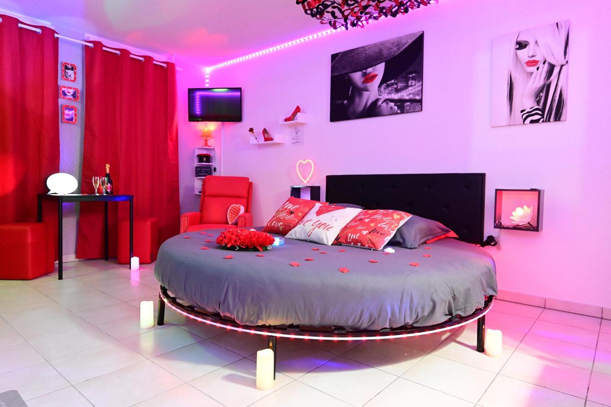 Love Room A Deux Pas De L'Ocean Avec Hammam, Sauna Et Bain A 2 :-) Biscarrosse Exterior foto